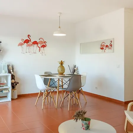 Immaculate 1-bed In Appartement *