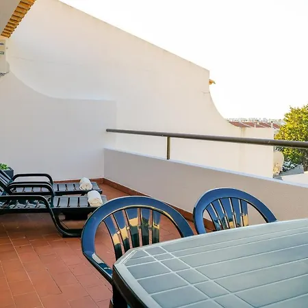 Immaculate 1-bed In Apartment *